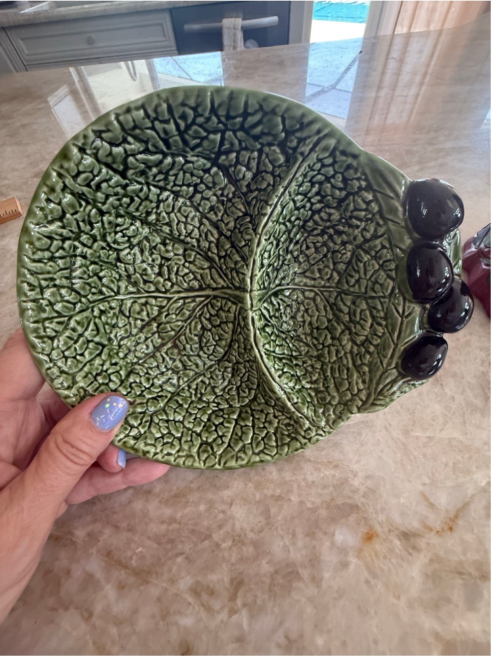 Faiobidos Portugal hand painted cabbage green Leaf Black Olive divided dish